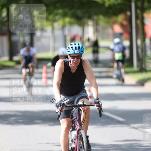 10.08.2025 - GEWOBA Citytriathlon Bremen Yannick Fuchs http://msf.ph/oto/8564711 10.08.2025 14:43:23 Radfahren 109, 157, 234, 251, 311, 462 meine-sportfotos.de