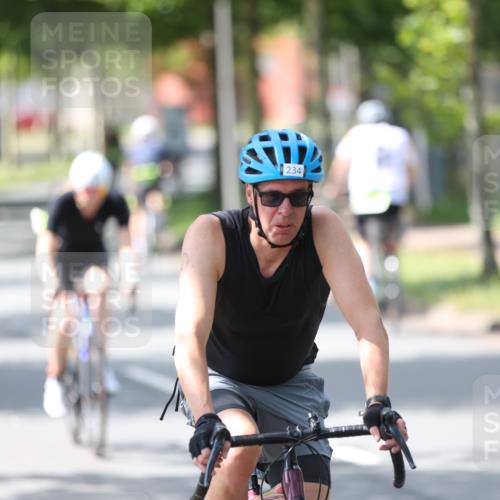 10.08.2025 - GEWOBA Citytriathlon Bremen Yannick Fuchs http://msf.ph/oto/8564715 10.08.2025 14:43:23 Radfahren 109, 157, 234, 251, 311, 462 meine-sportfotos.de