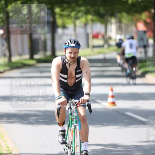 10.08.2025 - GEWOBA Citytriathlon Bremen Yannick Fuchs http://msf.ph/oto/8564725 10.08.2025 14:43:26 Radfahren 109, 157, 234, 251, 311, 462 meine-sportfotos.de