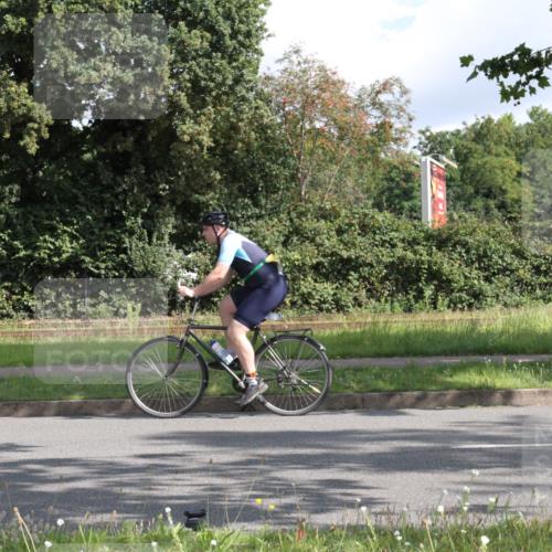 10.08.2025 - GEWOBA Citytriathlon Bremen Yannick Fuchs http://msf.ph/oto/8564727 10.08.2025 10:59:19 Radfahren 63, 111, 193, 209 meine-sportfotos.de