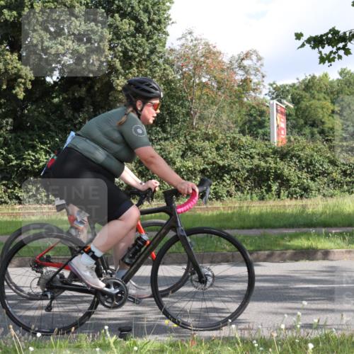 10.08.2025 - GEWOBA Citytriathlon Bremen Yannick Fuchs http://msf.ph/oto/8564730 10.08.2025 10:59:21 Radfahren 63, 111, 193, 209 meine-sportfotos.de