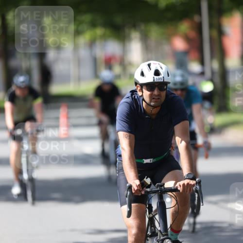 10.08.2025 - GEWOBA Citytriathlon Bremen Yannick Fuchs http://msf.ph/oto/8564739 10.08.2025 14:43:41 Radfahren 86, 109, 154, 163, 259, 325 meine-sportfotos.de
