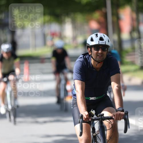 10.08.2025 - GEWOBA Citytriathlon Bremen Yannick Fuchs http://msf.ph/oto/8564740 10.08.2025 14:43:42 Radfahren 86, 109, 154, 163, 259, 325 meine-sportfotos.de