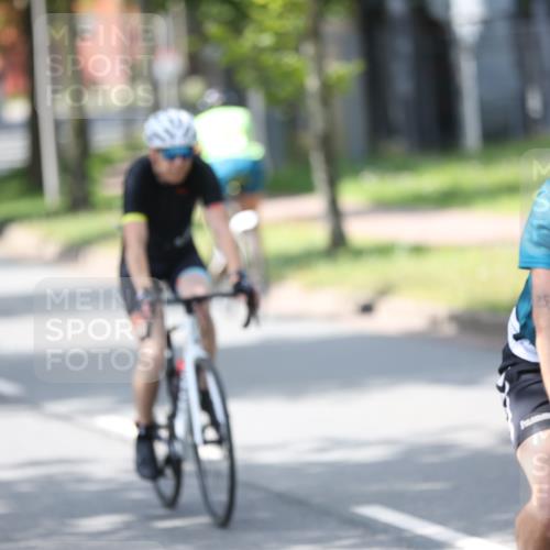 10.08.2025 - GEWOBA Citytriathlon Bremen Yannick Fuchs http://msf.ph/oto/8564743 10.08.2025 14:43:43 Radfahren 86, 109, 154, 163, 259, 325 meine-sportfotos.de