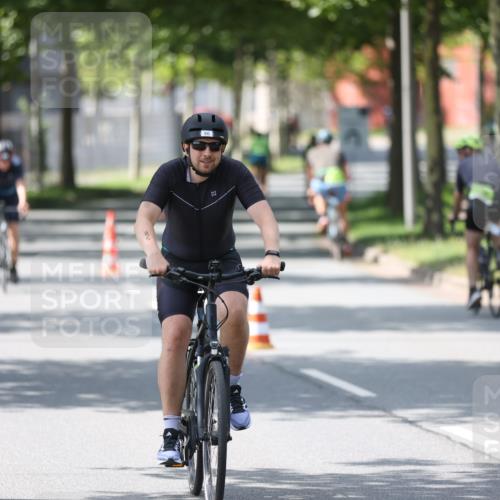 10.08.2025 - GEWOBA Citytriathlon Bremen Yannick Fuchs http://msf.ph/oto/8564755 10.08.2025 14:43:49 Radfahren 86, 154, 163, 259, 325 meine-sportfotos.de