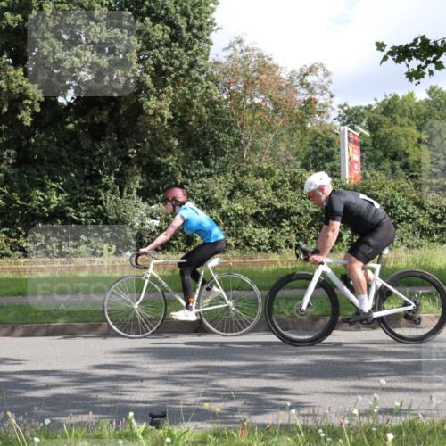 10.08.2025 - GEWOBA Citytriathlon Bremen Yannick Fuchs http://msf.ph/oto/8564761 10.08.2025 10:59:36 Radfahren 59, 209, 463, 475 meine-sportfotos.de