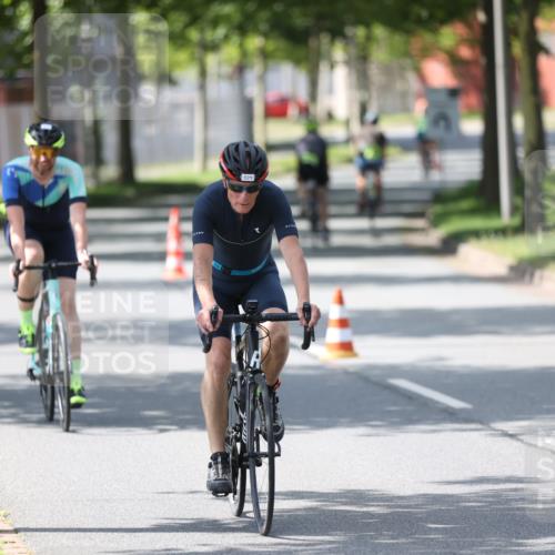 10.08.2025 - GEWOBA Citytriathlon Bremen Yannick Fuchs http://msf.ph/oto/8564767 10.08.2025 14:43:51 Radfahren 86, 154, 163, 259, 325 meine-sportfotos.de