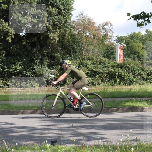 10.08.2025 - GEWOBA Citytriathlon Bremen Yannick Fuchs http://msf.ph/oto/8564775 10.08.2025 10:59:43 Radfahren 59, 141, 417, 463, 475, 498 meine-sportfotos.de
