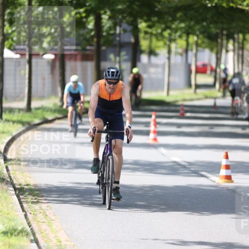 10.08.2025 - GEWOBA Citytriathlon Bremen Yannick Fuchs http://msf.ph/oto/8564781 10.08.2025 14:44:05 Radfahren 267, 278, 298, 325, 408, 445 meine-sportfotos.de