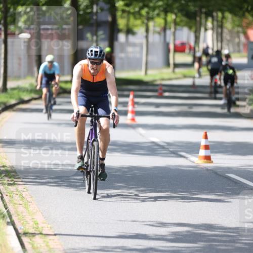 10.08.2025 - GEWOBA Citytriathlon Bremen Yannick Fuchs http://msf.ph/oto/8564783 10.08.2025 14:44:05 Radfahren 267, 278, 298, 325, 408, 445 meine-sportfotos.de