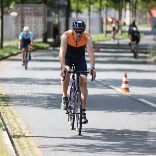 10.08.2025 - GEWOBA Citytriathlon Bremen Yannick Fuchs http://msf.ph/oto/8564784 10.08.2025 14:44:06 Radfahren 267, 278, 298, 408, 445 meine-sportfotos.de