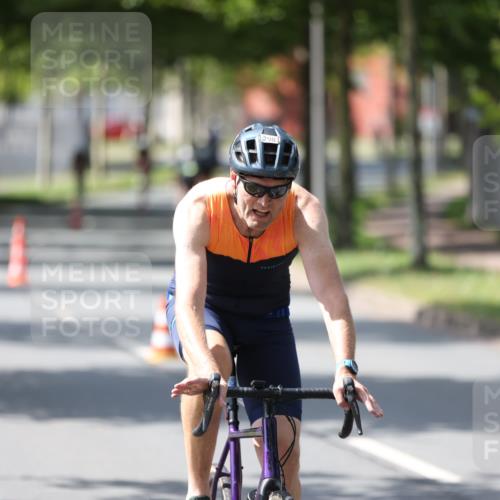10.08.2025 - GEWOBA Citytriathlon Bremen Yannick Fuchs http://msf.ph/oto/8564787 10.08.2025 14:44:07 Radfahren 267, 278, 298, 408, 445 meine-sportfotos.de