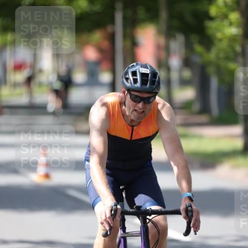 10.08.2025 - GEWOBA Citytriathlon Bremen Yannick Fuchs http://msf.ph/oto/8564789 10.08.2025 14:44:07 Radfahren 267, 278, 298, 408, 445 meine-sportfotos.de
