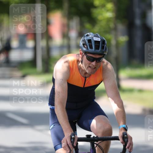 10.08.2025 - GEWOBA Citytriathlon Bremen Yannick Fuchs http://msf.ph/oto/8564790 10.08.2025 14:44:07 Radfahren 267, 278, 298, 408, 445 meine-sportfotos.de