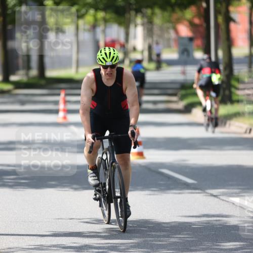 10.08.2025 - GEWOBA Citytriathlon Bremen Yannick Fuchs http://msf.ph/oto/8564805 10.08.2025 14:44:12 Radfahren 28, 267, 278, 298, 408, 445 meine-sportfotos.de