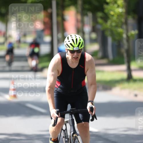 10.08.2025 - GEWOBA Citytriathlon Bremen Yannick Fuchs http://msf.ph/oto/8564807 10.08.2025 14:44:12 Radfahren 28, 267, 278, 298, 408, 445 meine-sportfotos.de