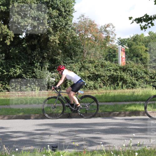 10.08.2025 - GEWOBA Citytriathlon Bremen Yannick Fuchs http://msf.ph/oto/8564810 10.08.2025 11:00:05 Radfahren 47, 141, 197, 201, 227, 482, 498 meine-sportfotos.de