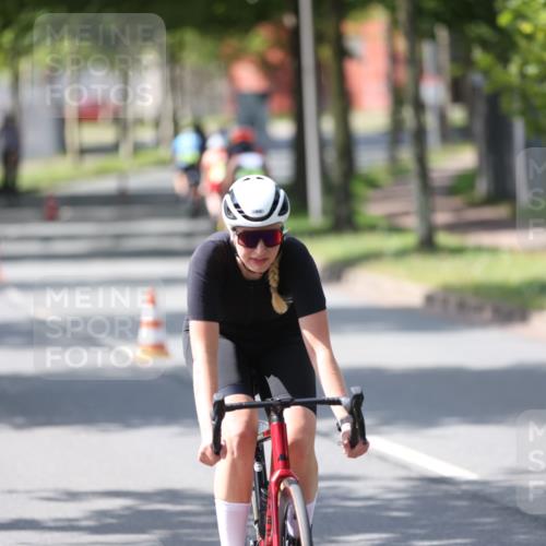 10.08.2025 - GEWOBA Citytriathlon Bremen Yannick Fuchs http://msf.ph/oto/8564824 10.08.2025 14:44:16 Radfahren 9, 28, 267, 278, 298, 408, 445 meine-sportfotos.de