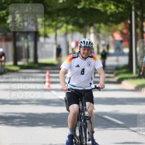 10.08.2025 - GEWOBA Citytriathlon Bremen Yannick Fuchs http://msf.ph/oto/8564830 10.08.2025 14:44:26 Radfahren 9, 28, 200, 323, 408, 445 meine-sportfotos.de