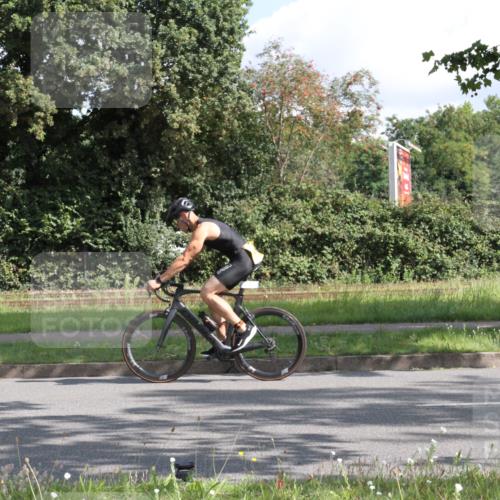 10.08.2025 - GEWOBA Citytriathlon Bremen Yannick Fuchs http://msf.ph/oto/8564833 10.08.2025 11:00:26 Radfahren 3, 41, 131, 139, 381, 474 meine-sportfotos.de