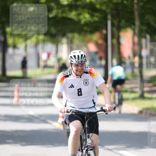 10.08.2025 - GEWOBA Citytriathlon Bremen Yannick Fuchs http://msf.ph/oto/8564834 10.08.2025 14:44:27 Radfahren 9, 28, 200, 323, 408, 445 meine-sportfotos.de