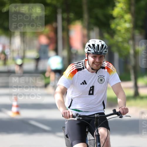 10.08.2025 - GEWOBA Citytriathlon Bremen Yannick Fuchs http://msf.ph/oto/8564835 10.08.2025 14:44:27 Radfahren 9, 28, 200, 323, 408, 445 meine-sportfotos.de