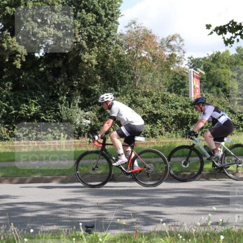 10.08.2025 - GEWOBA Citytriathlon Bremen Yannick Fuchs http://msf.ph/oto/8564836 10.08.2025 11:00:27 Radfahren 3, 41, 131, 139, 229, 381, 474 meine-sportfotos.de
