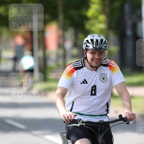 10.08.2025 - GEWOBA Citytriathlon Bremen Yannick Fuchs http://msf.ph/oto/8564837 10.08.2025 14:44:27 Radfahren 9, 28, 200, 323, 408, 445 meine-sportfotos.de