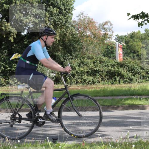 10.08.2025 - GEWOBA Citytriathlon Bremen Yannick Fuchs http://msf.ph/oto/8564841 10.08.2025 11:00:28 Radfahren 3, 39, 41, 49, 131, 139, 229, 381, 474 meine-sportfotos.de