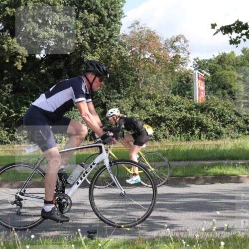 10.08.2025 - GEWOBA Citytriathlon Bremen Yannick Fuchs http://msf.ph/oto/8564844 10.08.2025 11:00:30 Radfahren 3, 39, 41, 49, 107, 131, 139, 229, 381, 474 meine-sportfotos.de