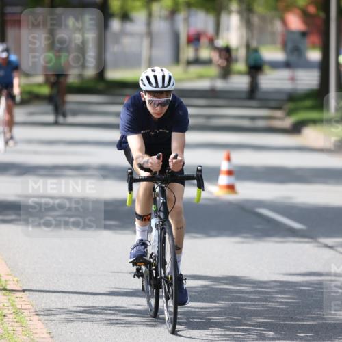 10.08.2025 - GEWOBA Citytriathlon Bremen Yannick Fuchs http://msf.ph/oto/8564848 10.08.2025 14:44:33 Radfahren 9, 28, 200, 208, 323, 383 meine-sportfotos.de