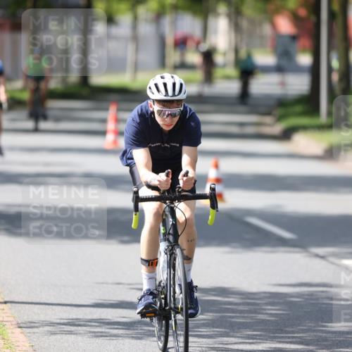10.08.2025 - GEWOBA Citytriathlon Bremen Yannick Fuchs http://msf.ph/oto/8564850 10.08.2025 14:44:33 Radfahren 9, 28, 200, 208, 323, 383 meine-sportfotos.de