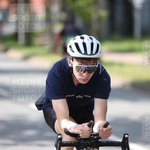 10.08.2025 - GEWOBA Citytriathlon Bremen Yannick Fuchs http://msf.ph/oto/8564856 10.08.2025 14:44:34 Radfahren 9, 73, 200, 208, 323, 383 meine-sportfotos.de