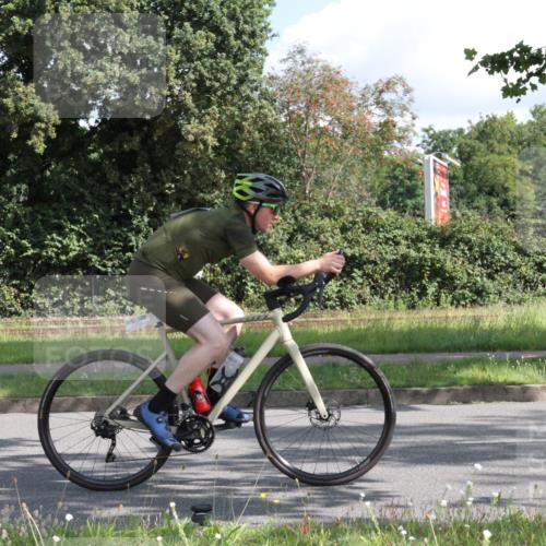 10.08.2025 - GEWOBA Citytriathlon Bremen Yannick Fuchs http://msf.ph/oto/8564857 10.08.2025 11:00:41 Radfahren 3, 39, 49, 107, 173, 229, 436, 474 meine-sportfotos.de