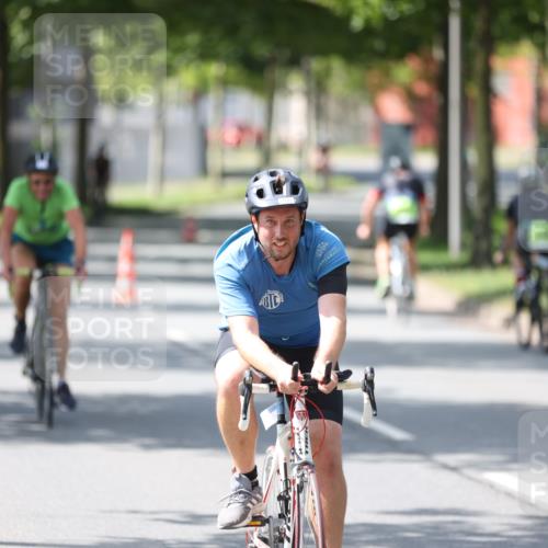 10.08.2025 - GEWOBA Citytriathlon Bremen Yannick Fuchs http://msf.ph/oto/8564866 10.08.2025 14:44:36 Radfahren 9, 73, 200, 208, 323, 383 meine-sportfotos.de