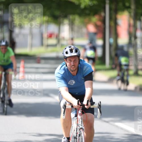 10.08.2025 - GEWOBA Citytriathlon Bremen Yannick Fuchs http://msf.ph/oto/8564868 10.08.2025 14:44:37 Radfahren 9, 73, 200, 208, 323, 383 meine-sportfotos.de