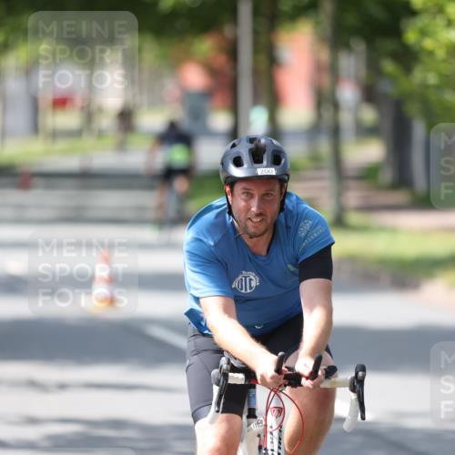 10.08.2025 - GEWOBA Citytriathlon Bremen Yannick Fuchs http://msf.ph/oto/8564871 10.08.2025 14:44:37 Radfahren 9, 73, 200, 208, 323, 383 meine-sportfotos.de