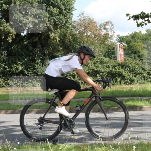 10.08.2025 - GEWOBA Citytriathlon Bremen Yannick Fuchs http://msf.ph/oto/8564875 10.08.2025 11:01:03 Radfahren 9, 15, 65, 113, 499 meine-sportfotos.de