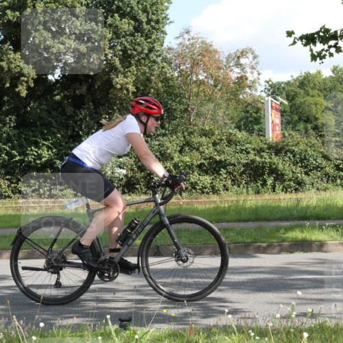 10.08.2025 - GEWOBA Citytriathlon Bremen Yannick Fuchs http://msf.ph/oto/8564878 10.08.2025 11:01:04 Radfahren 9, 15, 65, 113, 499 meine-sportfotos.de