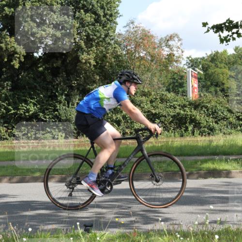 10.08.2025 - GEWOBA Citytriathlon Bremen Yannick Fuchs http://msf.ph/oto/8564883 10.08.2025 11:01:11 Radfahren 9, 15, 37, 65, 113, 410 meine-sportfotos.de