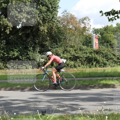10.08.2025 - GEWOBA Citytriathlon Bremen Yannick Fuchs http://msf.ph/oto/8564890 10.08.2025 11:01:24 Radfahren 37, 87, 410, 440 meine-sportfotos.de
