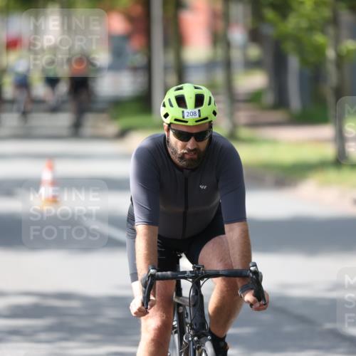 10.08.2025 - GEWOBA Citytriathlon Bremen Yannick Fuchs http://msf.ph/oto/8564891 10.08.2025 14:44:44 Radfahren 73, 200, 208, 323, 346, 383 meine-sportfotos.de