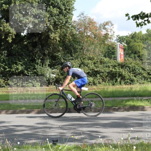 10.08.2025 - GEWOBA Citytriathlon Bremen Yannick Fuchs http://msf.ph/oto/8564893 10.08.2025 11:01:25 Radfahren 37, 87, 410, 440 meine-sportfotos.de
