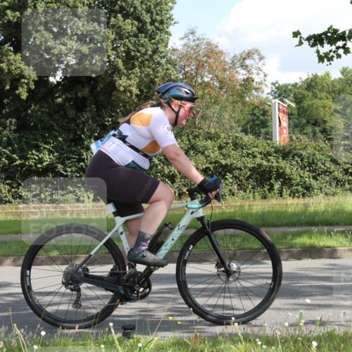 10.08.2025 - GEWOBA Citytriathlon Bremen Yannick Fuchs http://msf.ph/oto/8564901 10.08.2025 11:01:32 Radfahren 37, 87, 199, 410, 440, 481 meine-sportfotos.de