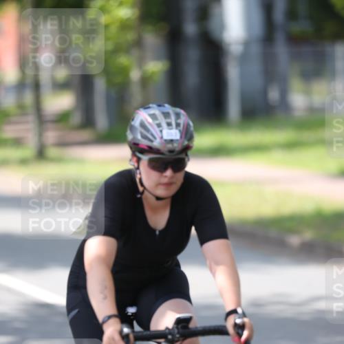10.08.2025 - GEWOBA Citytriathlon Bremen Yannick Fuchs http://msf.ph/oto/8564908 10.08.2025 14:44:47 Radfahren 35, 73, 208, 323, 346, 383 meine-sportfotos.de
