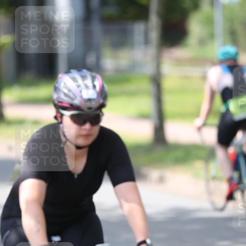 10.08.2025 - GEWOBA Citytriathlon Bremen Yannick Fuchs http://msf.ph/oto/8564910 10.08.2025 14:44:47 Radfahren 35, 73, 208, 323, 346, 383 meine-sportfotos.de
