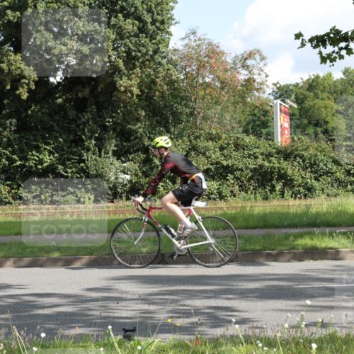 10.08.2025 - GEWOBA Citytriathlon Bremen Yannick Fuchs http://msf.ph/oto/8564918 10.08.2025 11:01:49 Radfahren 89, 199, 481 meine-sportfotos.de