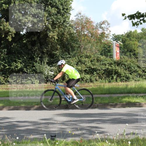 10.08.2025 - GEWOBA Citytriathlon Bremen Yannick Fuchs http://msf.ph/oto/8564931 10.08.2025 11:02:17 Radfahren 61, 195, 237 meine-sportfotos.de