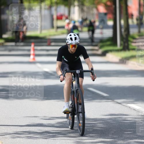 10.08.2025 - GEWOBA Citytriathlon Bremen Yannick Fuchs http://msf.ph/oto/8564933 10.08.2025 14:44:56 Radfahren 35, 73, 198, 326, 336, 346, 453, 484 meine-sportfotos.de