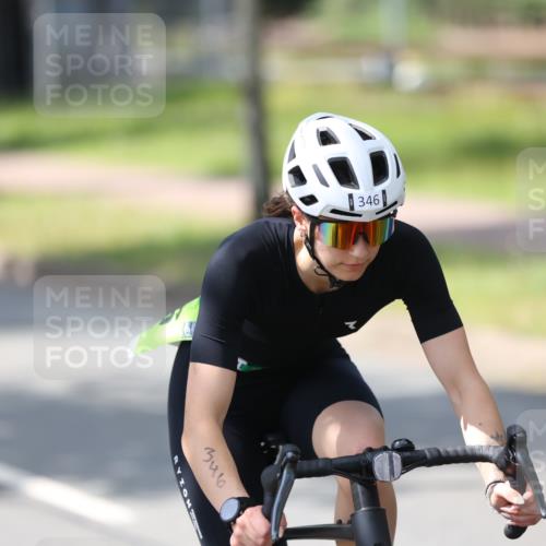10.08.2025 - GEWOBA Citytriathlon Bremen Yannick Fuchs http://msf.ph/oto/8564941 10.08.2025 14:44:57 Radfahren 35, 73, 198, 326, 336, 346, 453, 484 meine-sportfotos.de